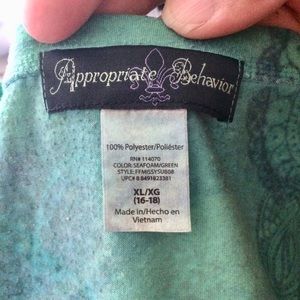 Appropriated Behavior Tops - T-Shirt by Appropriated Behavior Size XL Green Appropriated Behavior Tops - T-Shirt by Appropriated Behavior Size XL Green